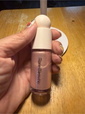 Rare Beauty Liquid Highlighter - Pink Pearl Glow
